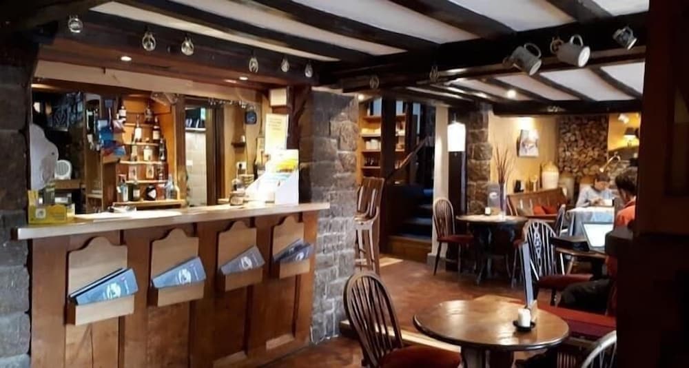 The Hoops Inn & Country Hotel 1