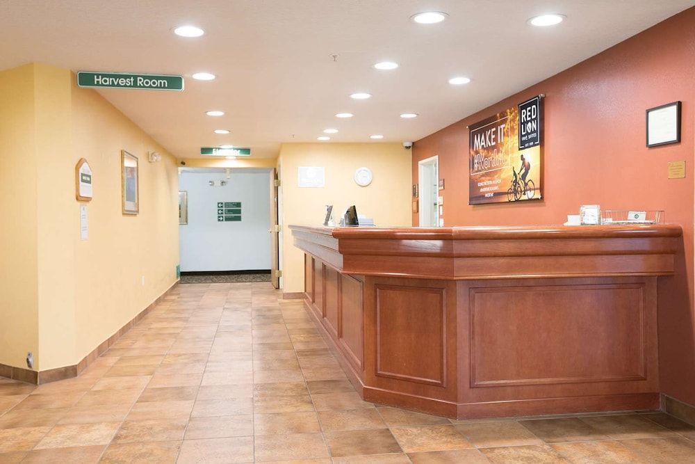 Red Lion Inn & Suites McMinnville 1