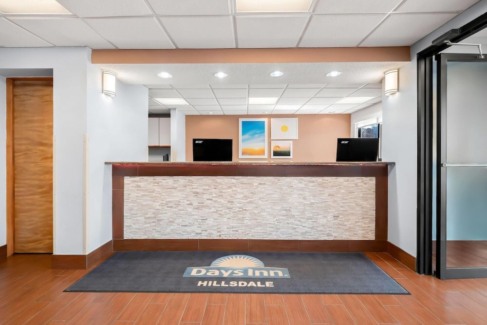 Days Inn by Wyndham Hillsdale 2