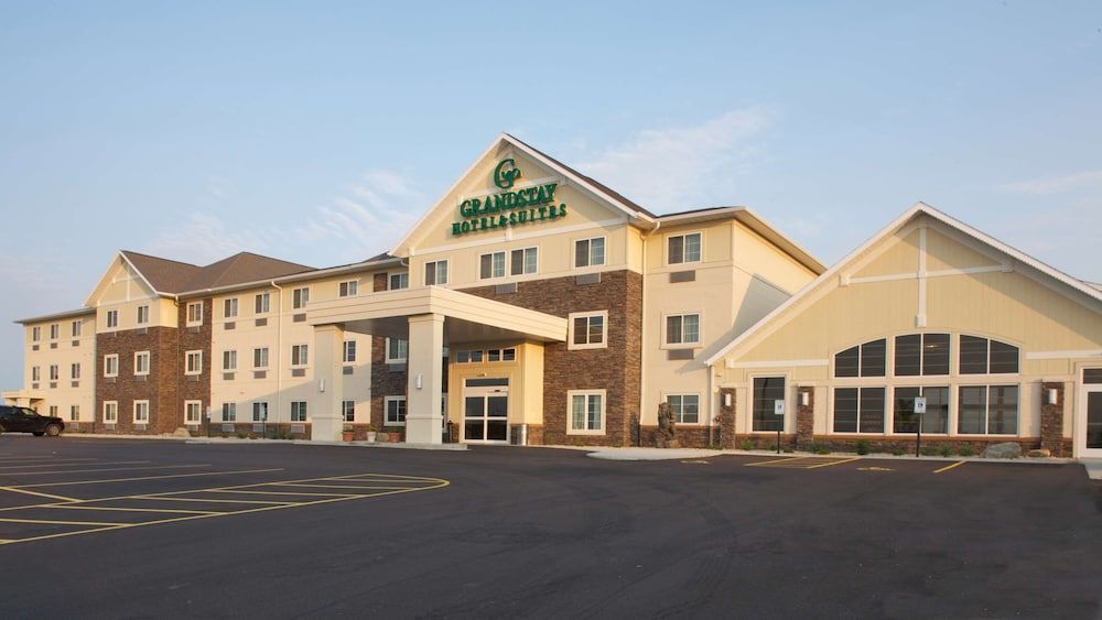 Grandstay Hotel & Suites Mount Horeb - Madison 1