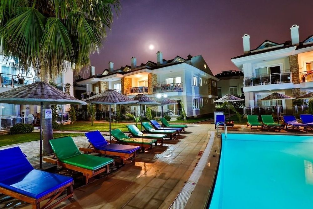 Golden Life Blue Green Residence 1