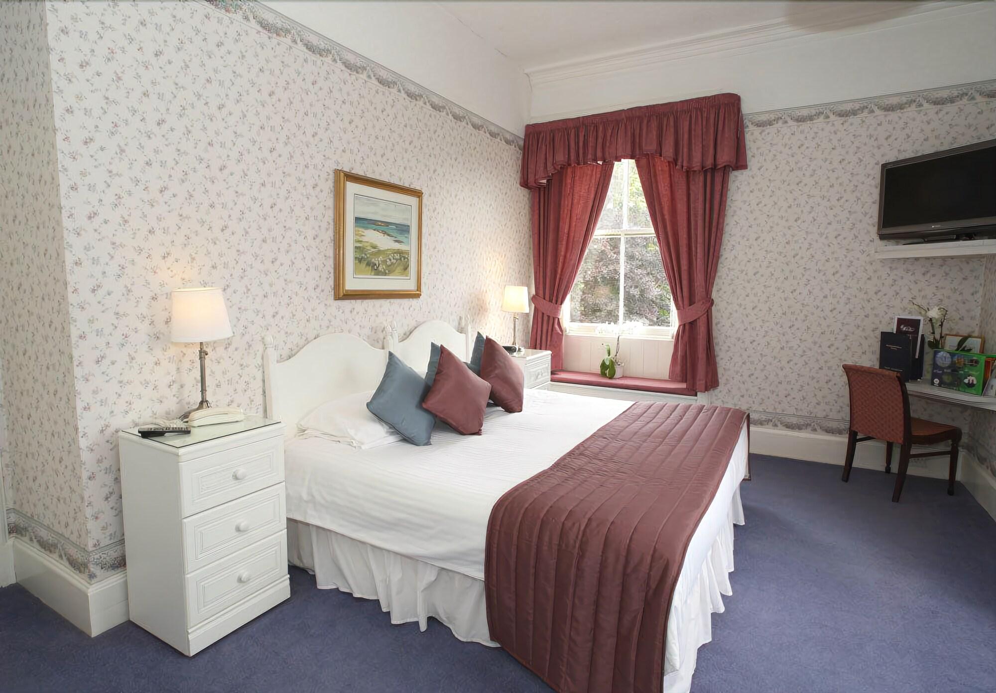Sunninghill Hotel 1