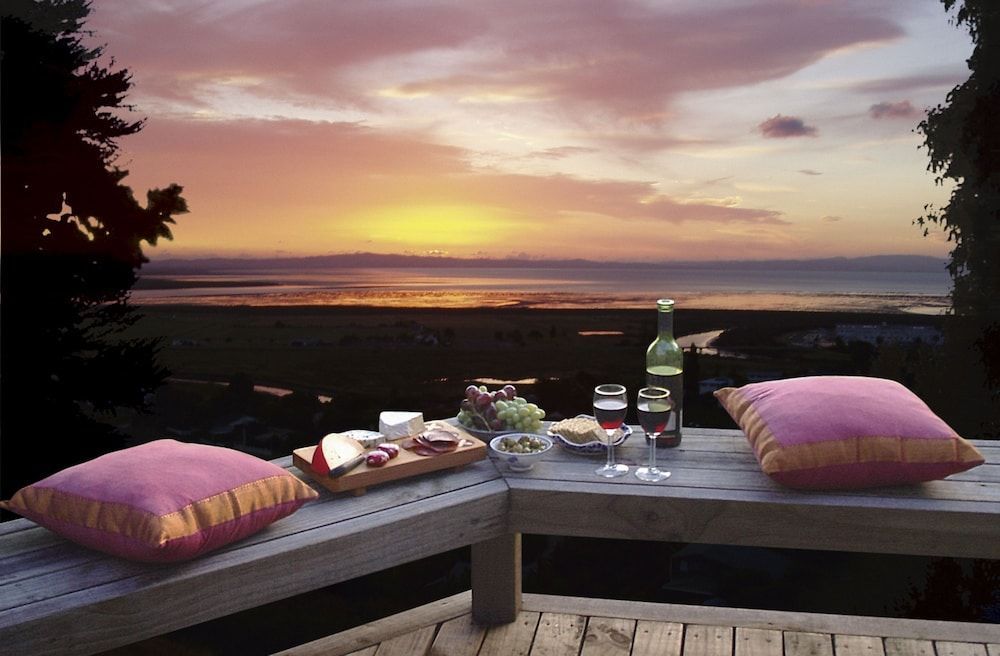 Grafton Cottage & Chalets 1