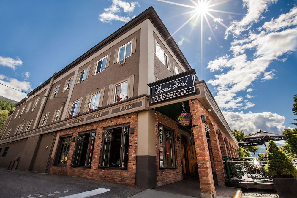 Regent Hotel Revelstoke 1