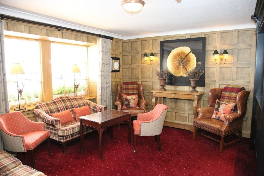 Burt's Hotel 2