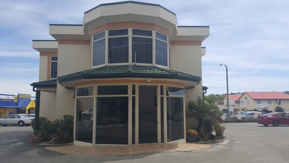 Beachfront Motel 2