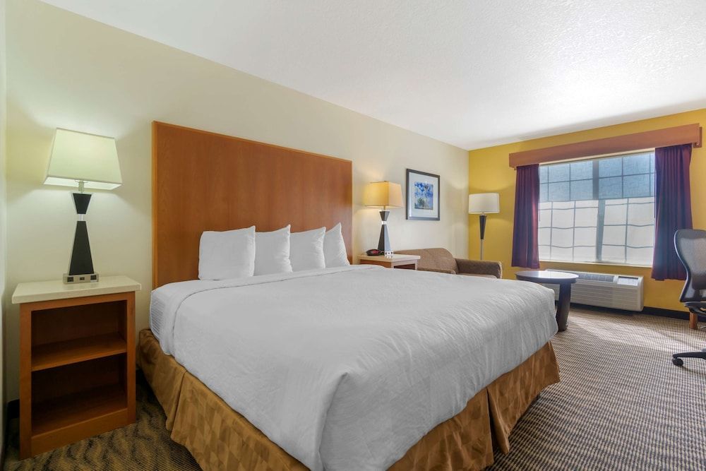 Best Western Plus Park Place Inn & Suites 1