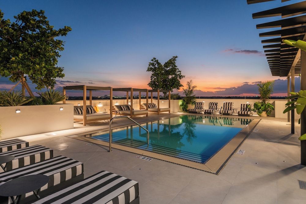 The Avenue Coral Gables 1