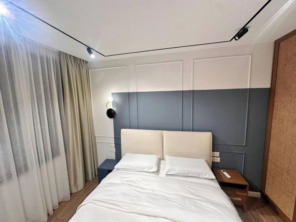 The Golden Luxury Downtown Two 2