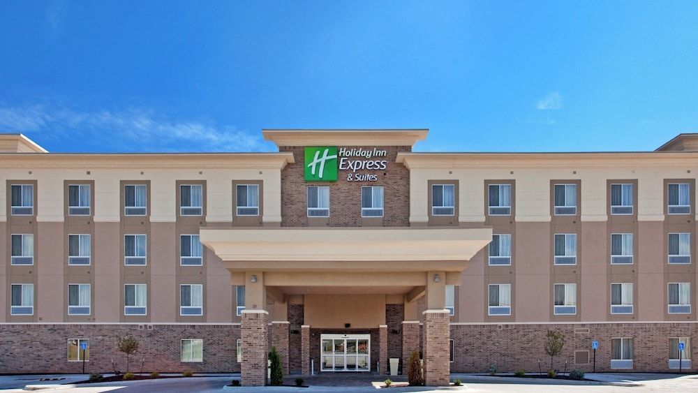 Holiday Inn Express & Suites TOPEKA NORTH by IHG 1