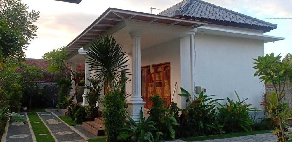 Srinadi Guest House Lovina 1