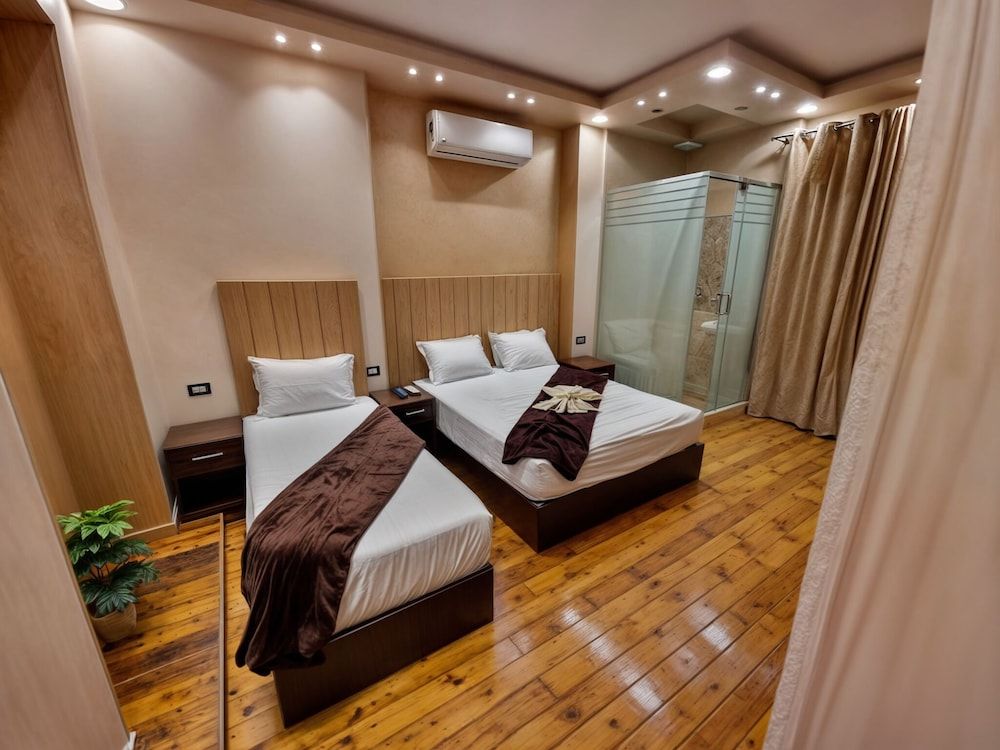 Cairo Plaza Luxe Hotel 1