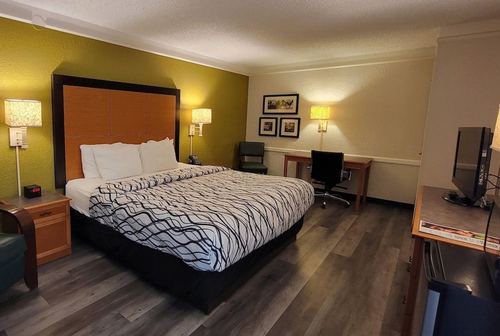 Travelodge by Wyndham Amarillo West Medical Center 1