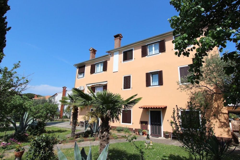 Apartments Rosanna 1