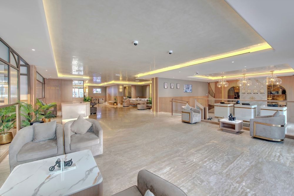 Regency Luxury Suites 2