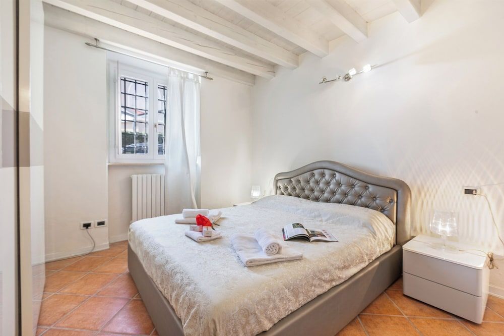 Magnolia House: Sirmione Apt for 4 With Shared Pool 1
