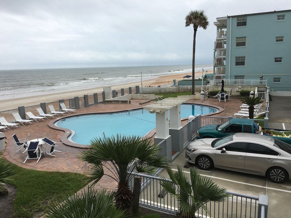 Arya Blu Inn & Suites 1