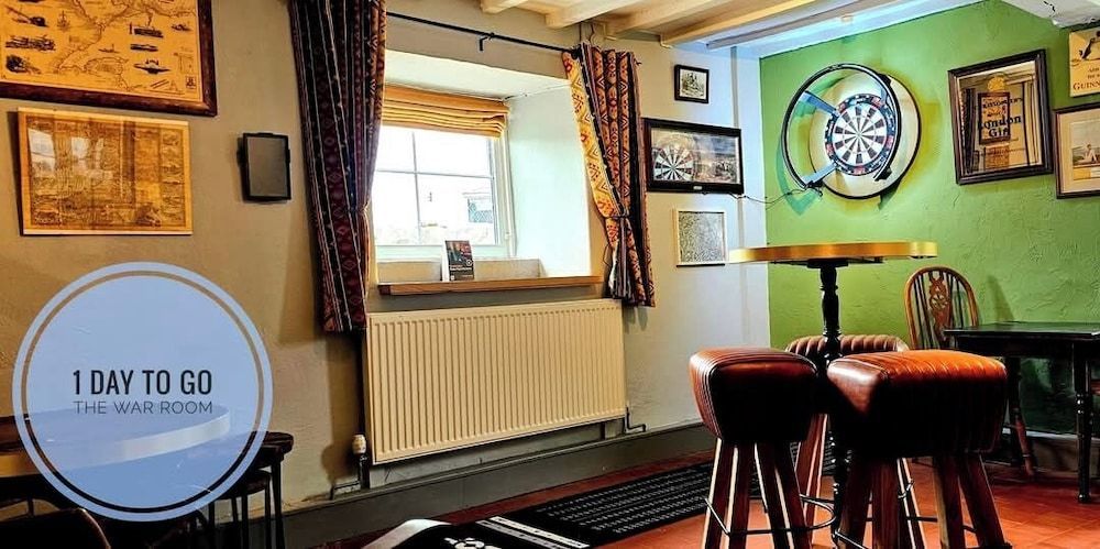 The Hawk & Buckle Inn 2