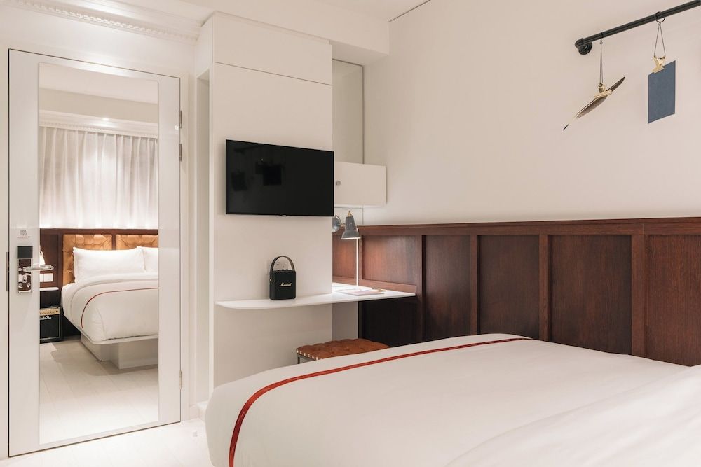 Ruby Stella Hotel London by IHG 2