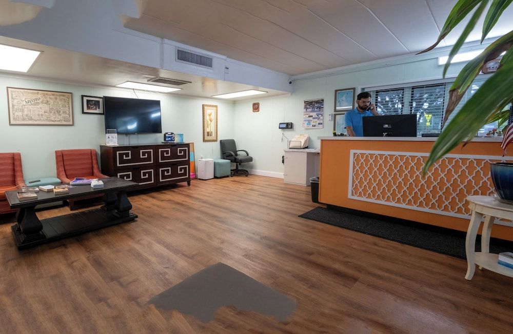 Heart of Manteo Motor Lodge 2