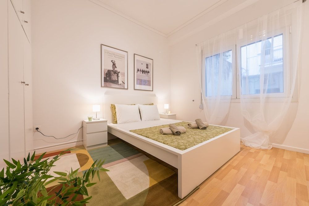 Apartment at Megaro Mousikis metro station 1bed 2 pers 1