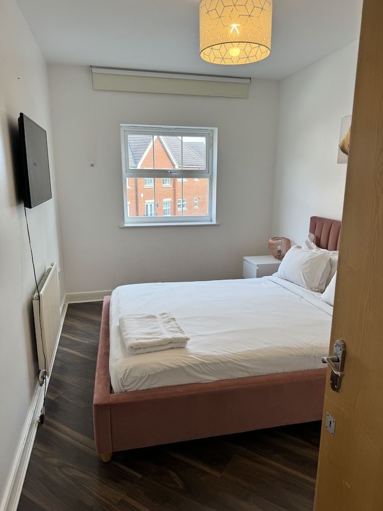 Havana 2 bed Apartment in london 2
