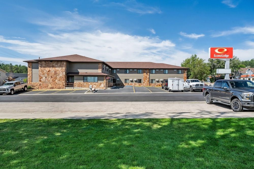 Econo Lodge, Downtown Custer Near Custer State Park and Mt Rushmore 1