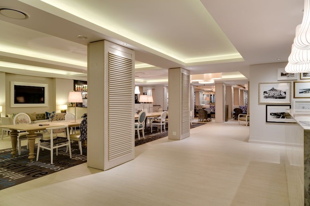 Protea Hotel by Marriott Cape Town Sea Point 1