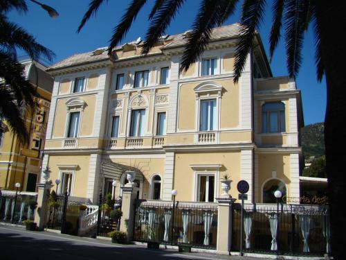Ena Hotel 1