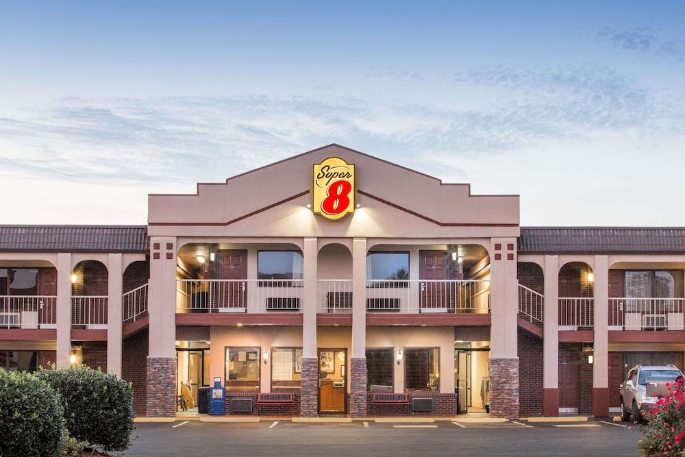 Super 8 by Wyndham Wytheville 1