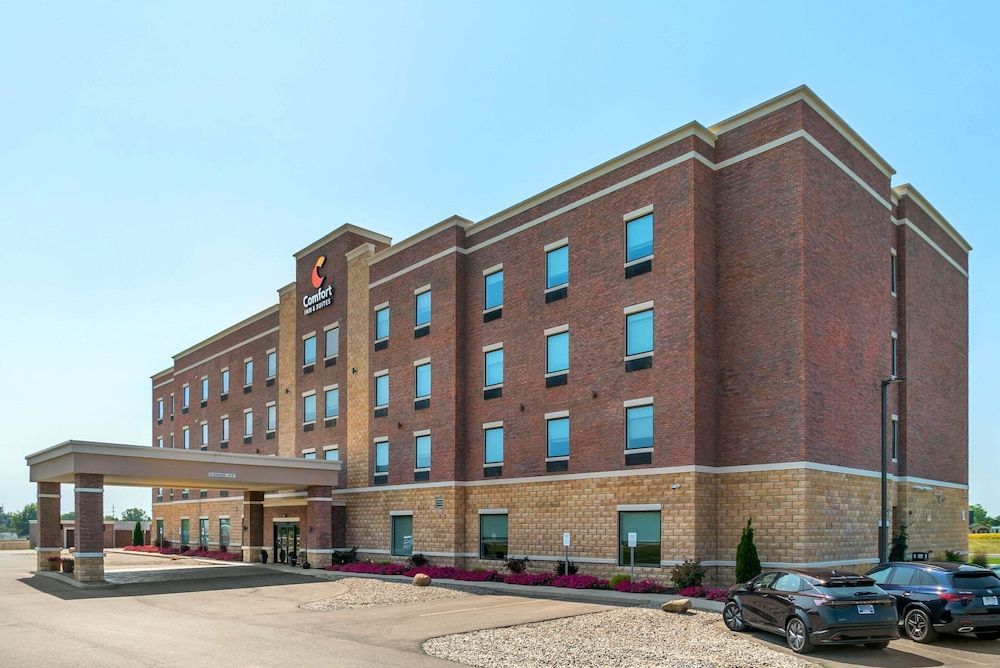 Comfort Inn & Suites Adrian 1