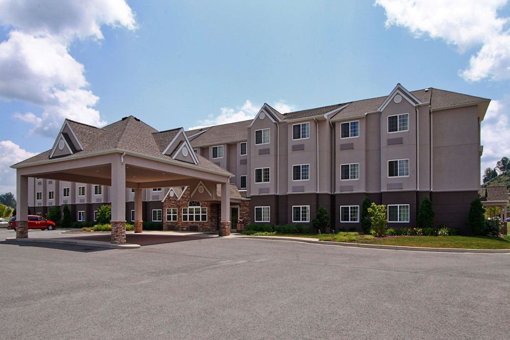 Microtel Inn & Suites by Wyndham Bridgeport 1