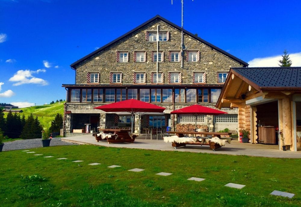 Maison de Montagne de Bretaye accès par le train arrêt Bouquetin 1