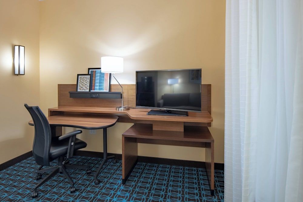 Fairfield Inn & Suites by Marriott Terrell 2