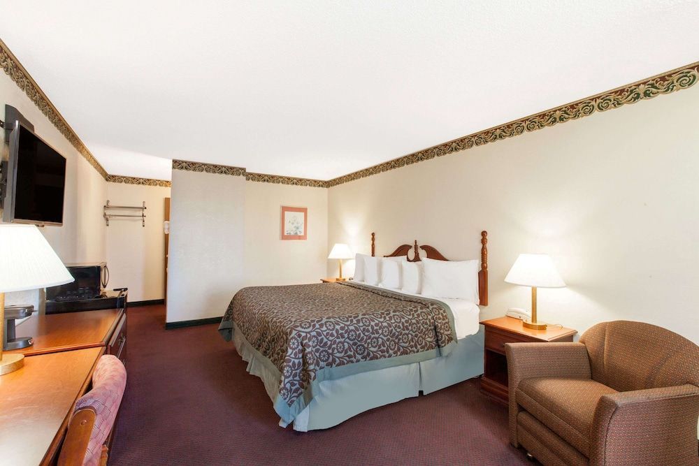 Days Inn by Wyndham Erick 1