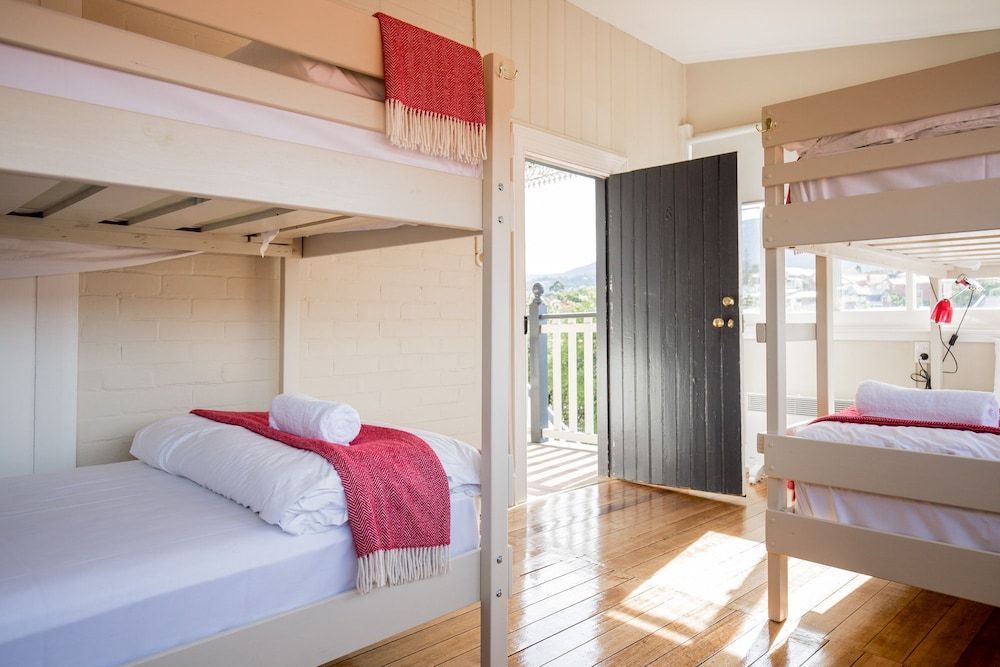 Montacute Boutique Bunkhouse 2