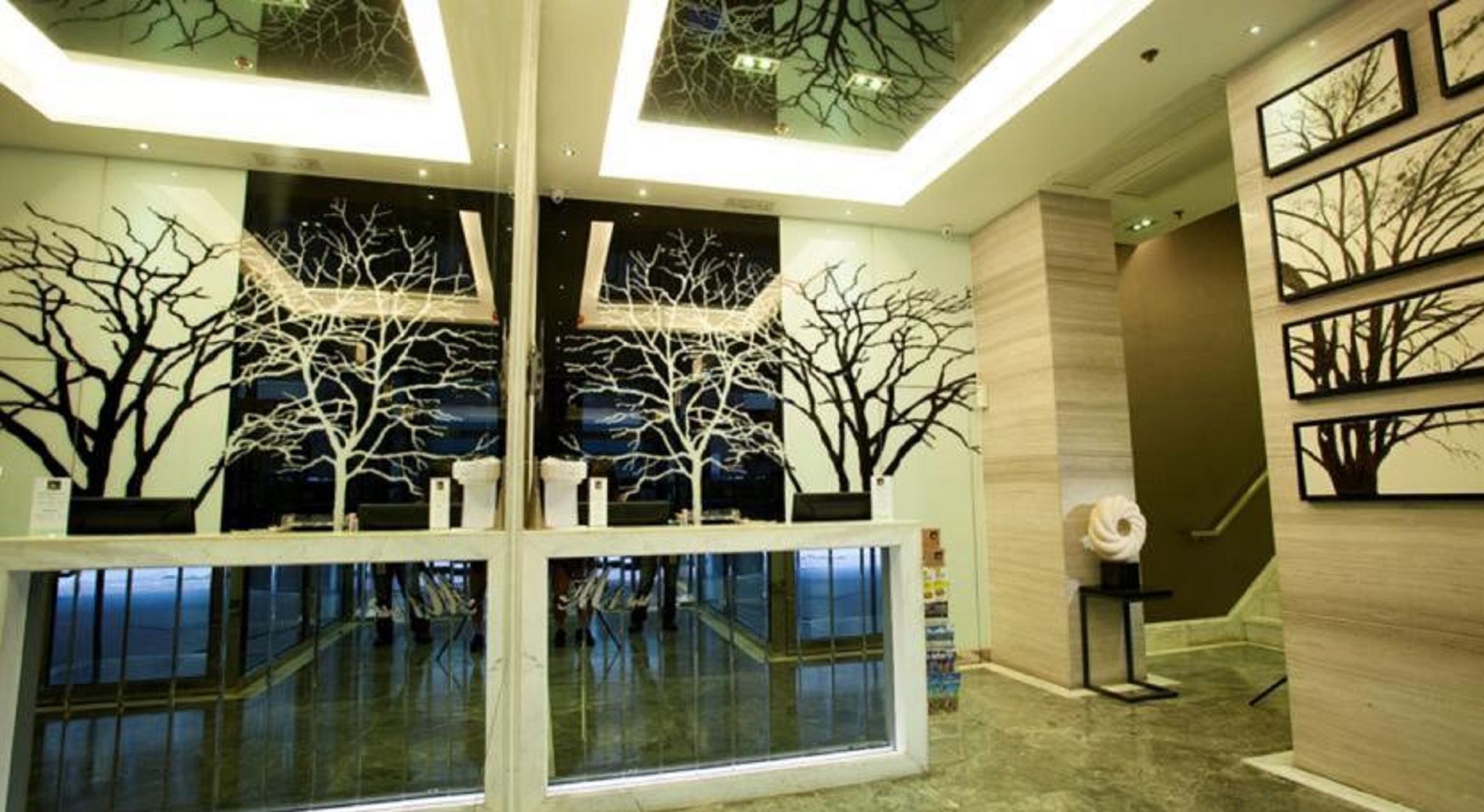 M1 Hotel 2