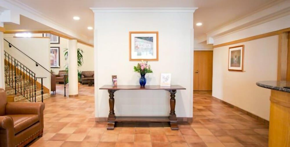 The Inn at UCLA 1