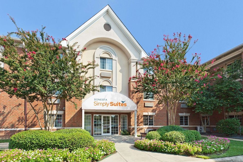 Sonesta Simply Suites Charlotte University 1