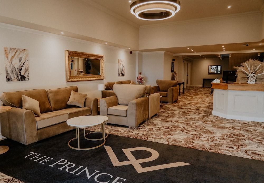 The Prince of Wales Hotel Berkeley by Bellevilla, A38 M5 2