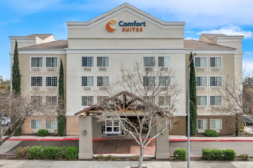 Comfort Suites Clovis - Fresno 1