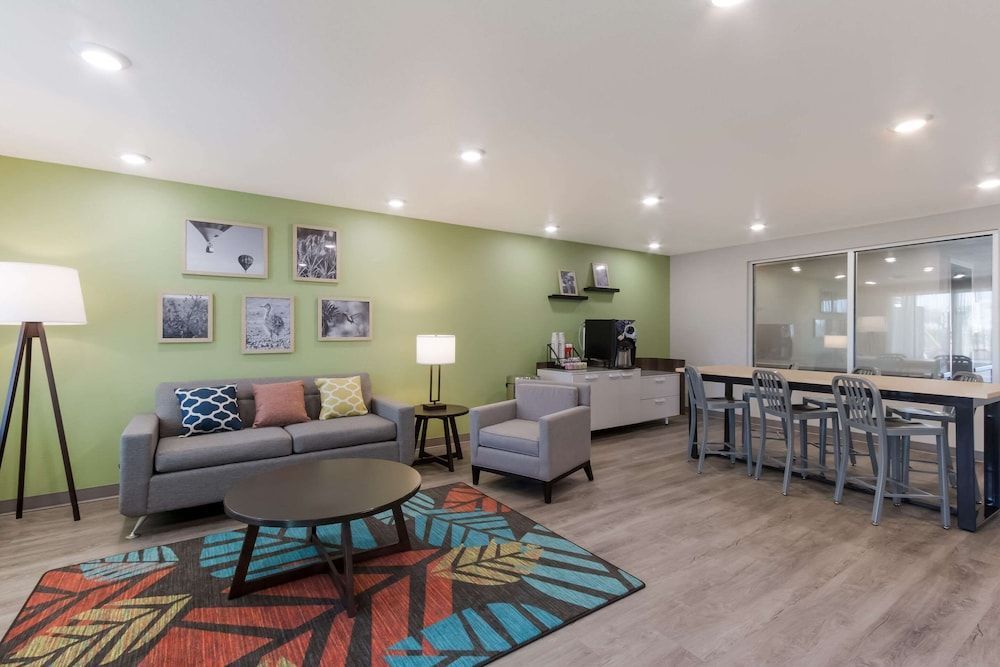 WoodSpring Suites Chandler Airport 2