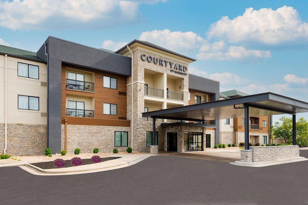 Courtyard by Marriott Springfield Airport 1