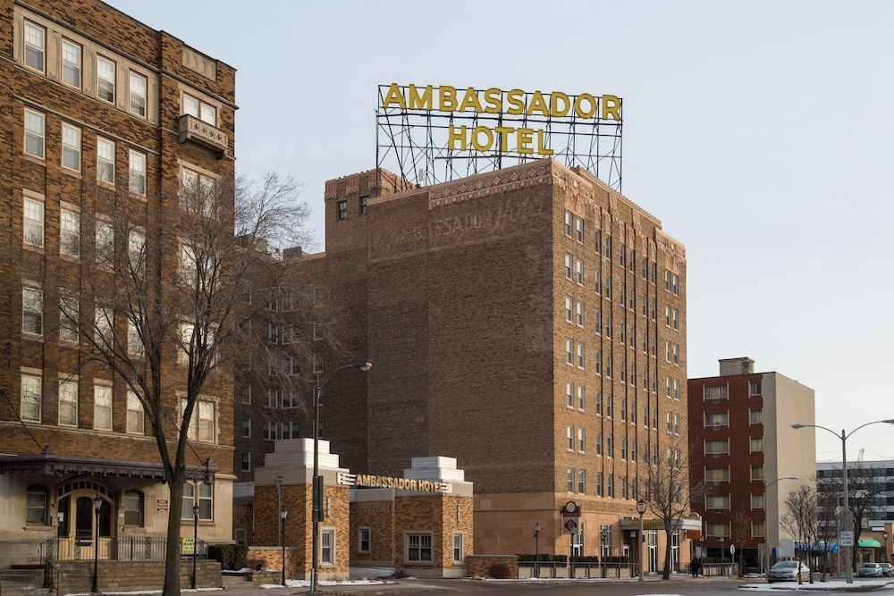 Ambassador Hotel Milwaukee, Trademark Collection by Wyndham 1