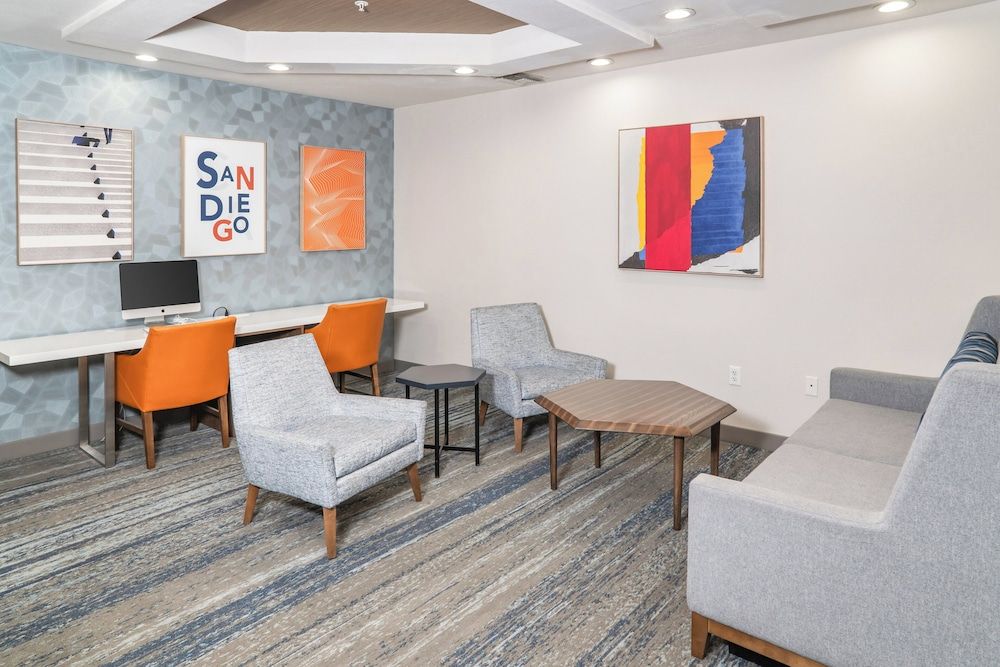 Holiday Inn Express & Suites SAN DIEGO OTAY MESA by IHG 1