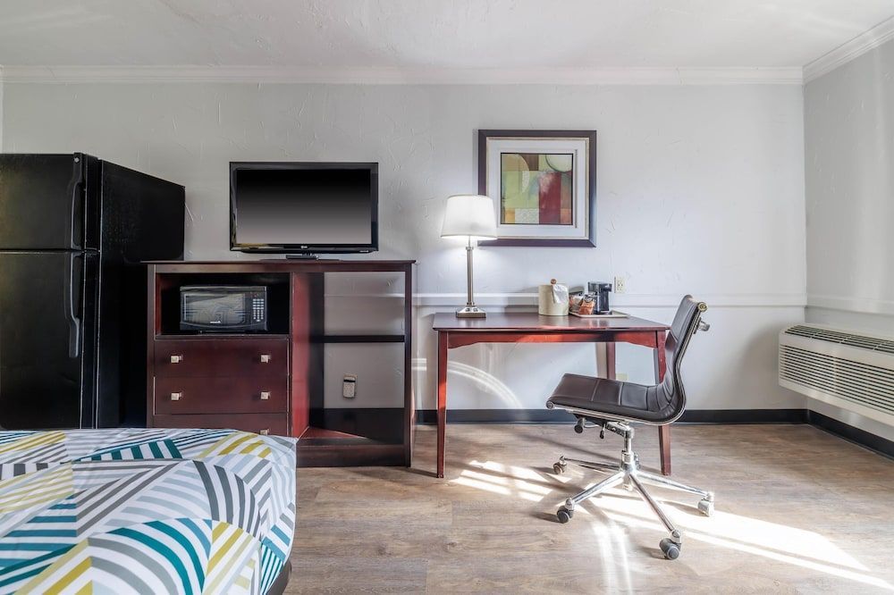 Studio 6 Suites - Dallas, TX - Downtown 1