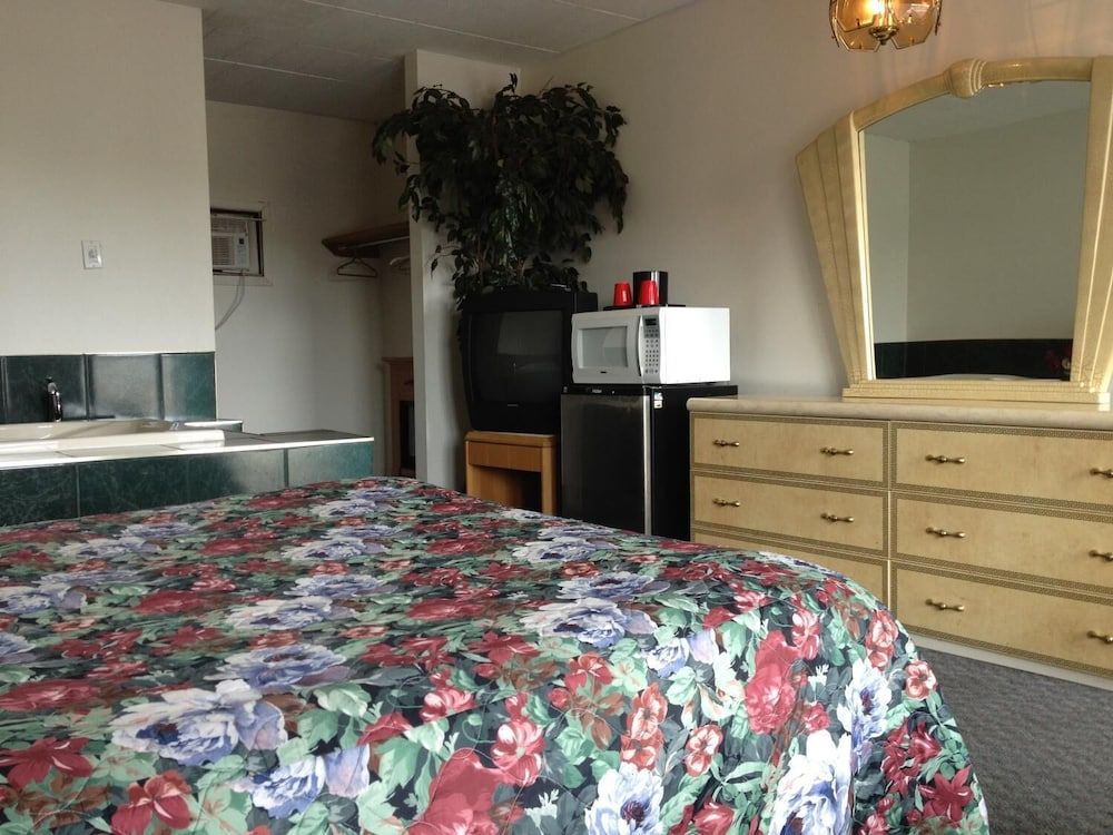 Rainbow Motor Inn - By the Falls 1