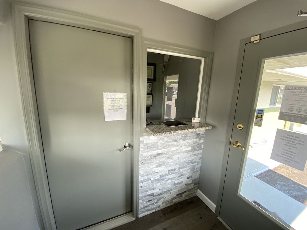 Red Carpet Inn & Suites Wrightstown 2