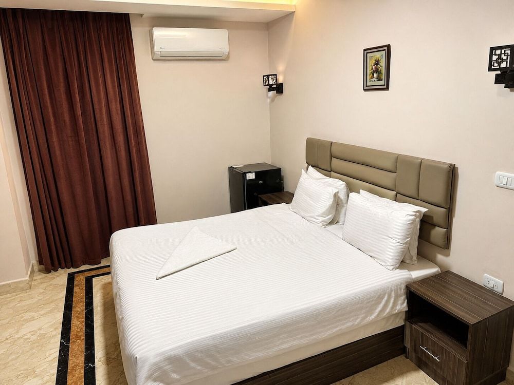 Sky Hotel Pyramids View INN 1