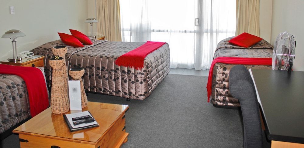 Beachcomber Inn Picton 2